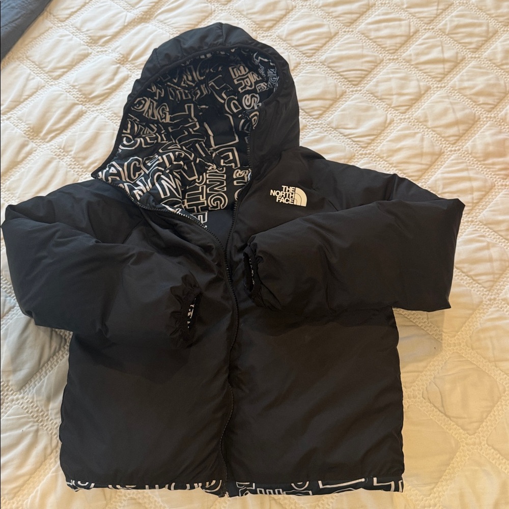 Boys reversible North Face Coat - Picture 4 of 6